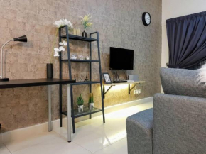 Puchong 8-12 pax 5min LRT Cozy Apartment IOI Mall